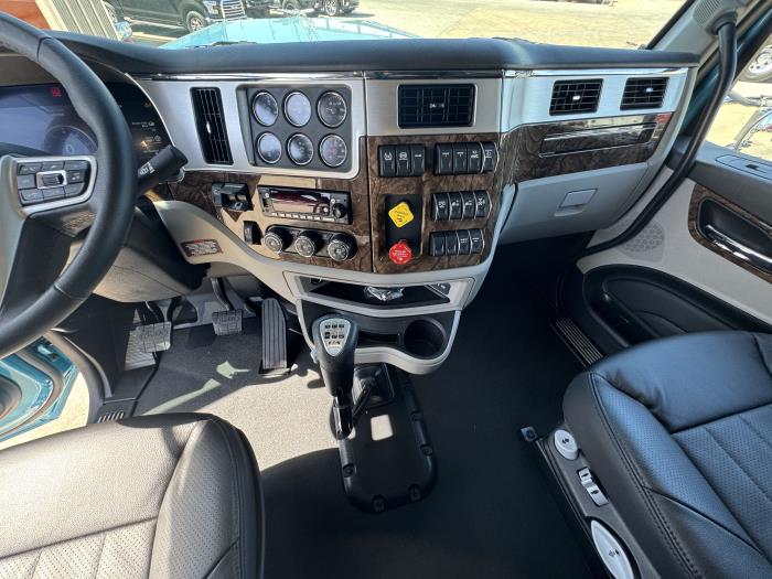 2027 Peterbilt 589-19