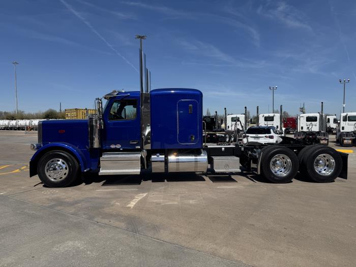 2027 Peterbilt 589-3