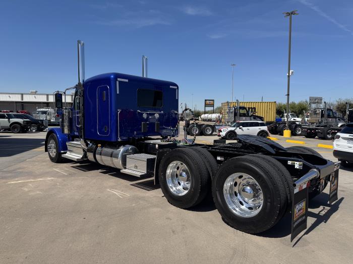 2027 Peterbilt 589-4