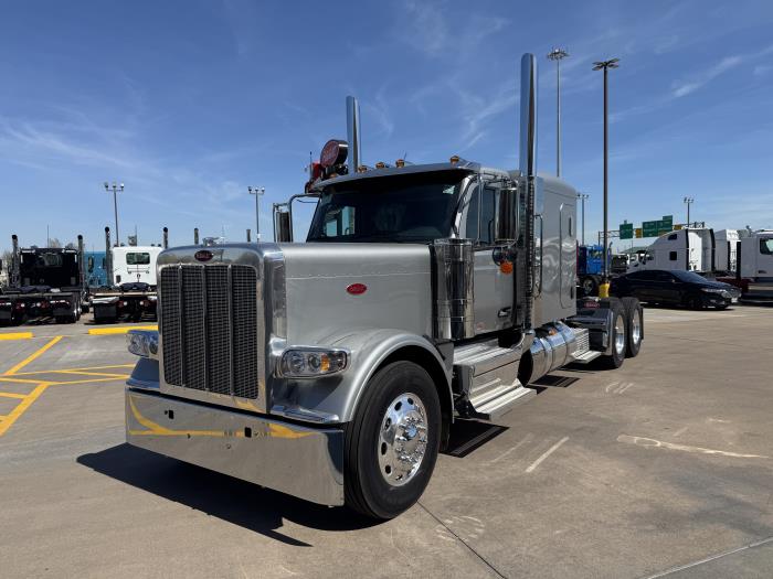 2027 Peterbilt 589-2