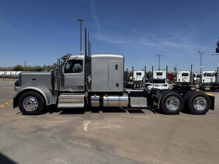2027 Peterbilt 589-3