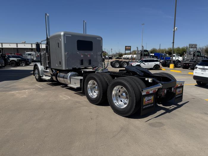 2027 Peterbilt 589-4