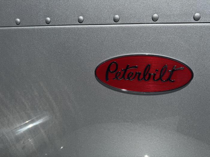 2027 Peterbilt 589-5