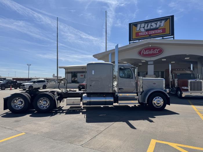 2027 Peterbilt 589-8
