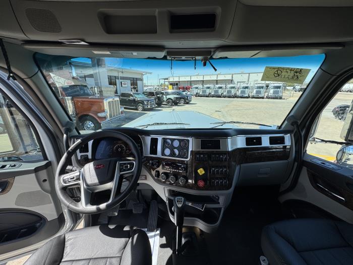 2027 Peterbilt 589-17