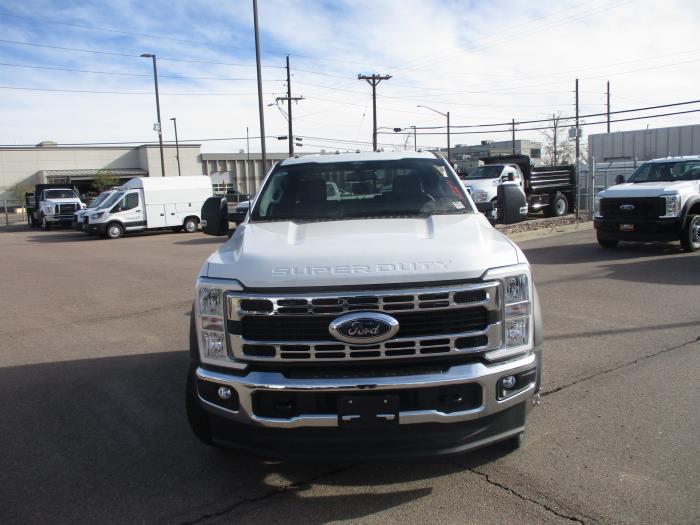 2025 Ford F-550-2