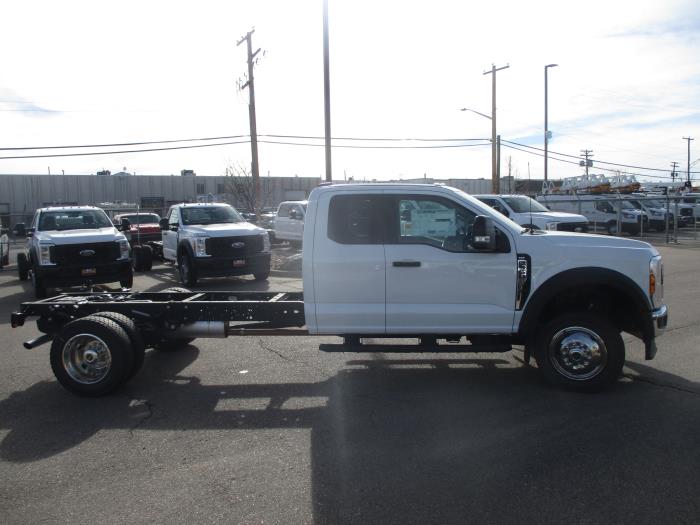 2025 Ford F-550-4
