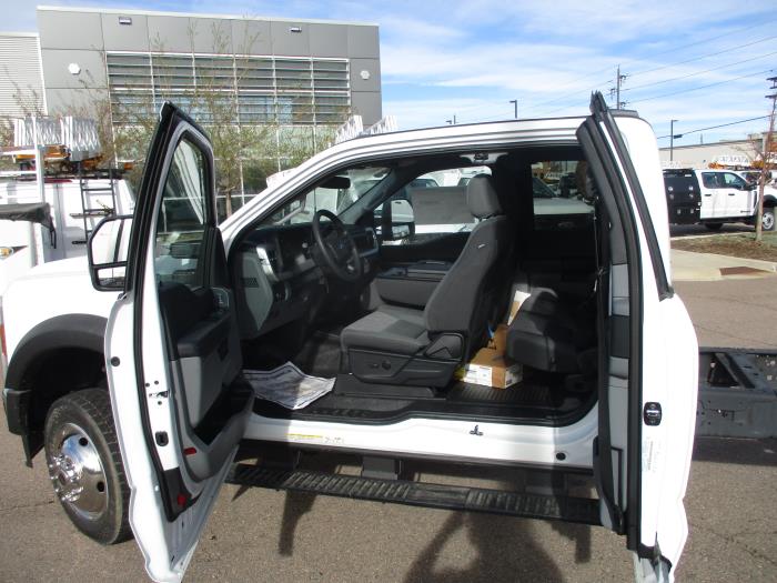 2025 Ford F-550-9