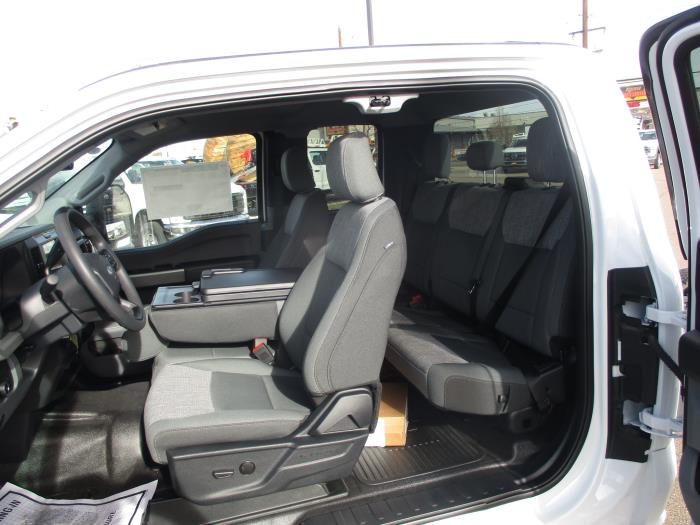2025 Ford F-550-10