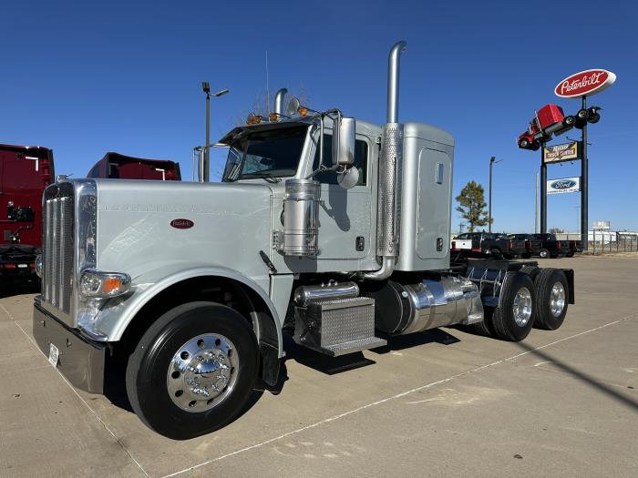 2020 Peterbilt 389-0