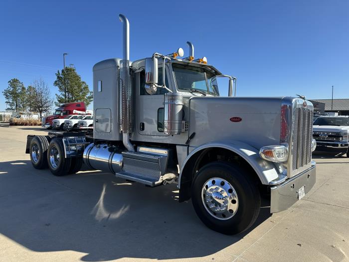 2020 Peterbilt 389-1