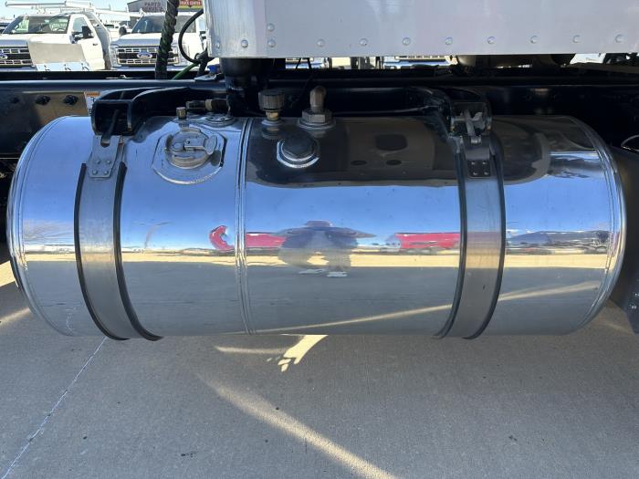 2020 Peterbilt 389-16