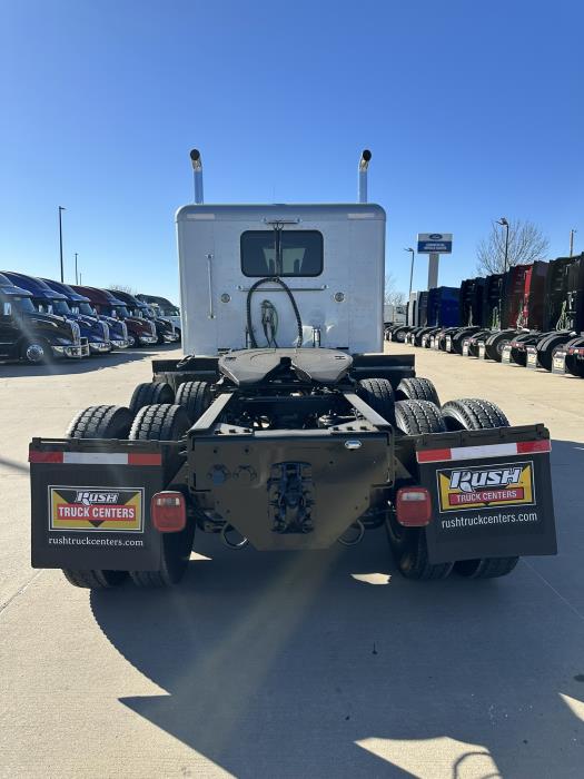 2020 Peterbilt 389-3