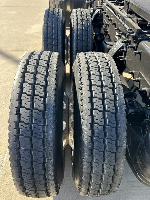 2020 Peterbilt 389-13