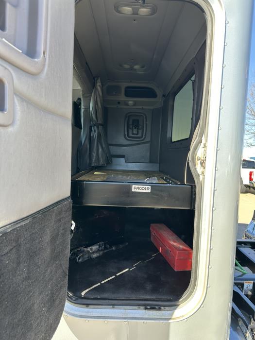 2020 Peterbilt 389-10