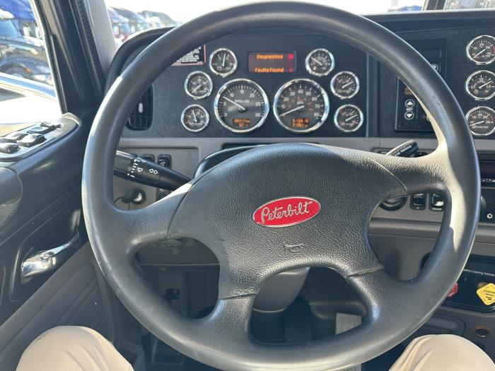 2020 Peterbilt 389-4