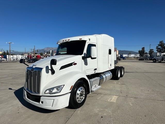 2022 Peterbilt 579-0