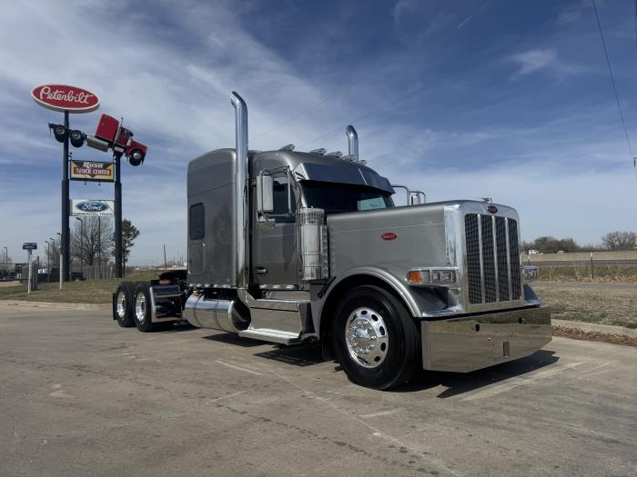 2027 Peterbilt 589-4
