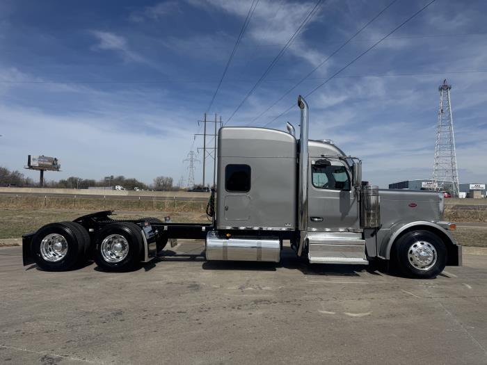 2027 Peterbilt 589-5