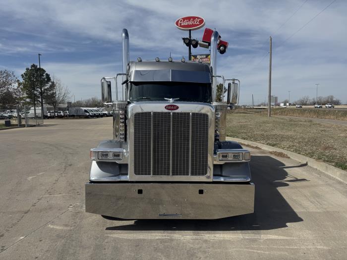 2027 Peterbilt 589-7