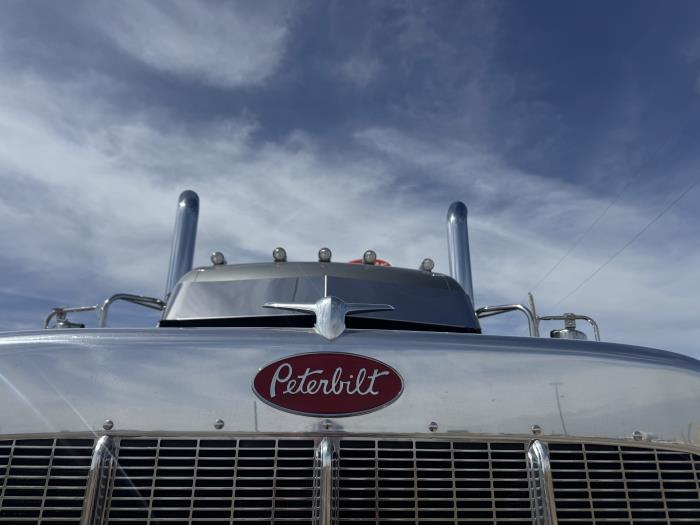 2027 Peterbilt 589-9