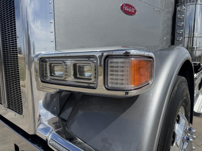 2027 Peterbilt 589-10