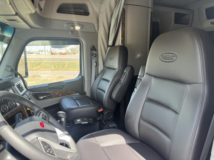 2027 Peterbilt 589-14