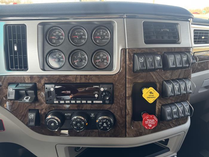 2027 Peterbilt 589-16