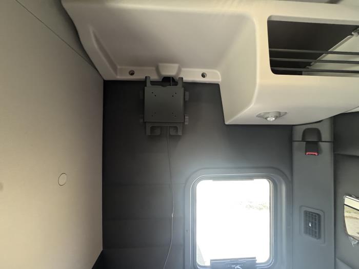 2027 Peterbilt 589-29