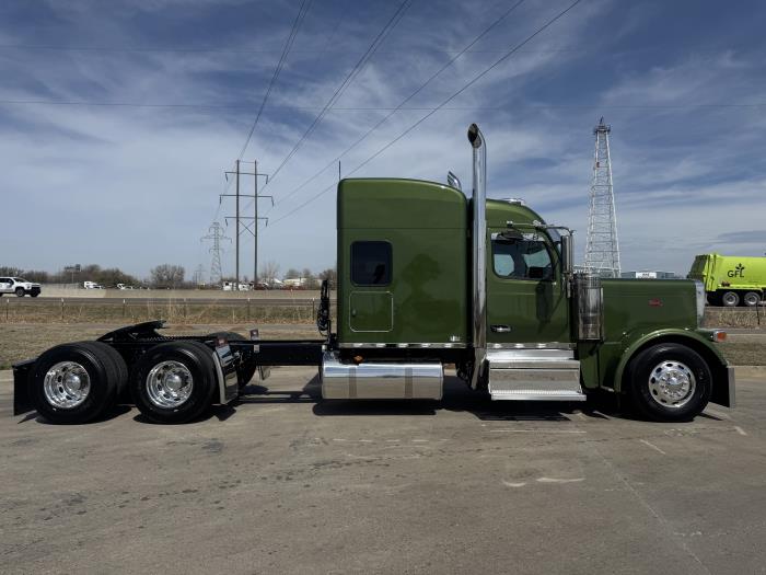 2027 Peterbilt 589-5