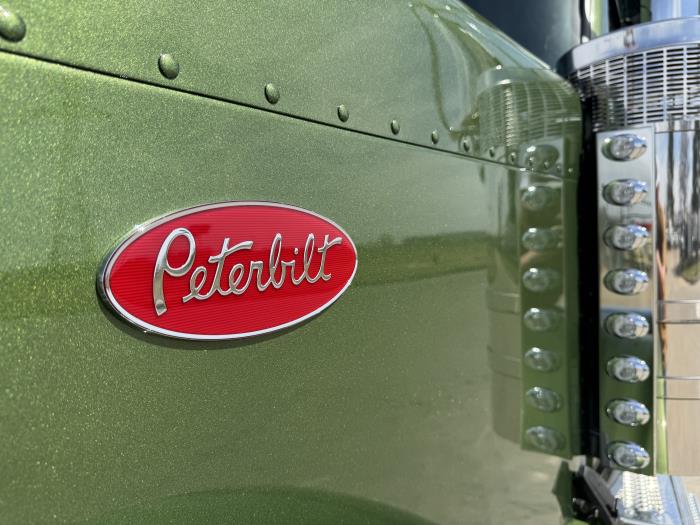 2027 Peterbilt 589-11