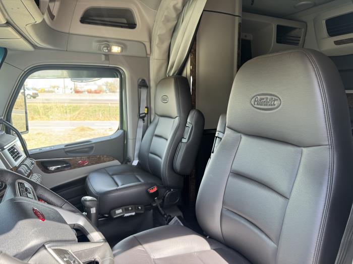 2027 Peterbilt 589-14