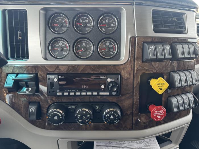 2027 Peterbilt 589-16
