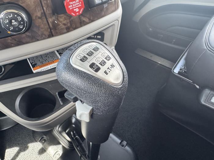 2027 Peterbilt 589-19