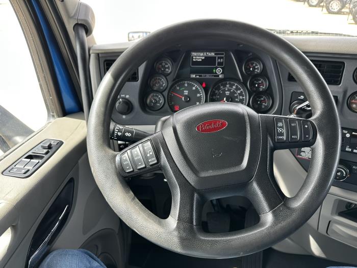 2021 Peterbilt 579-6