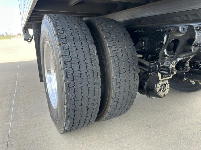 2020 Peterbilt 337-17