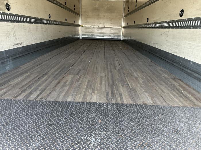 2020 Peterbilt 337-14