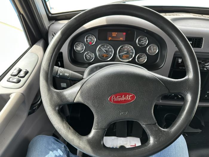 2020 Peterbilt 337-9