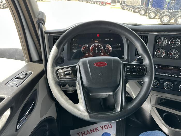 2022 Peterbilt 579-6