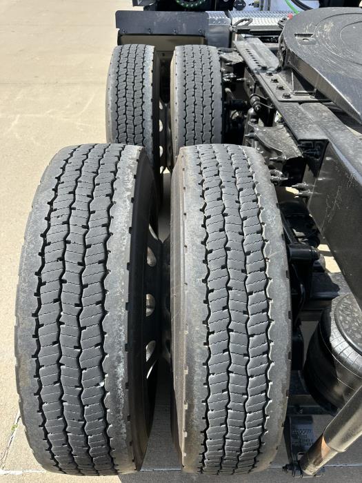 2022 Peterbilt 579-15