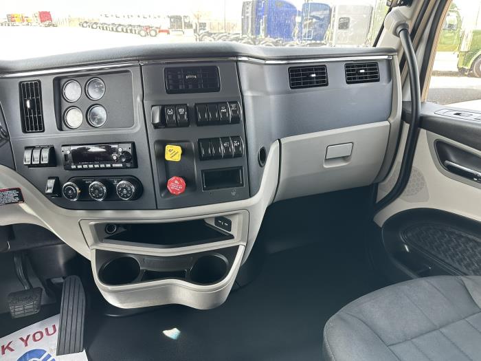 2022 Peterbilt 579-7