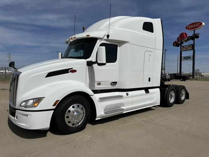 2022 Peterbilt 579-1