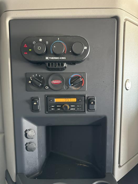 2022 Peterbilt 579-13