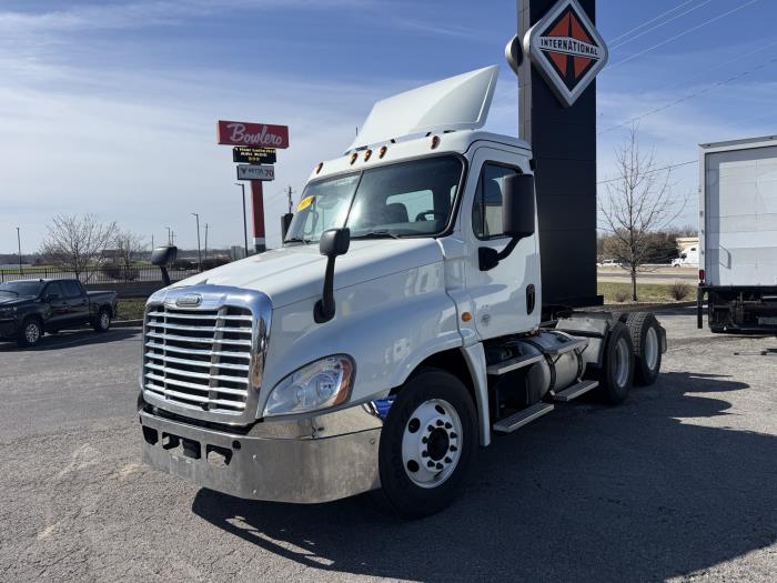 2019 Freightliner Cascadia-2