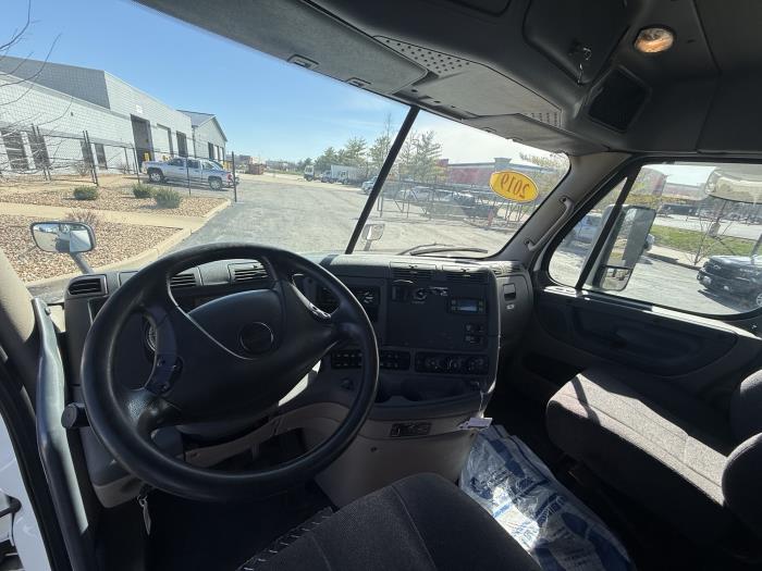 2019 Freightliner Cascadia-16
