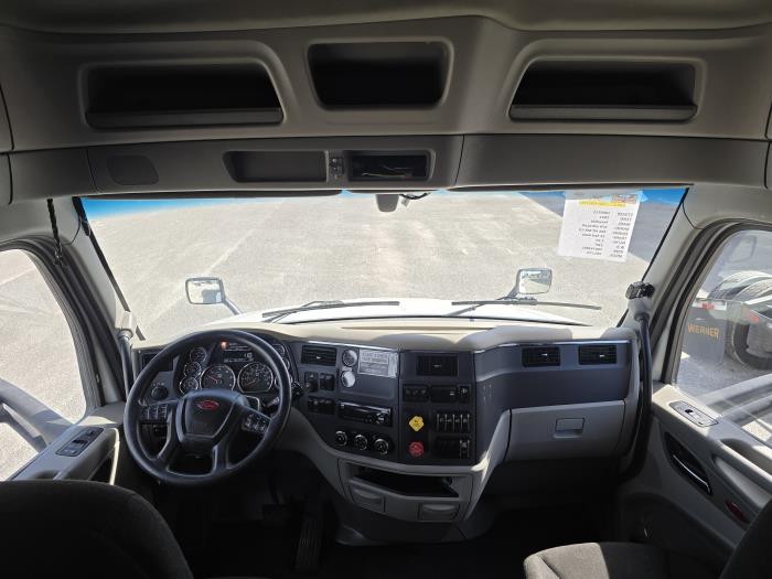 2021 Peterbilt 579-17