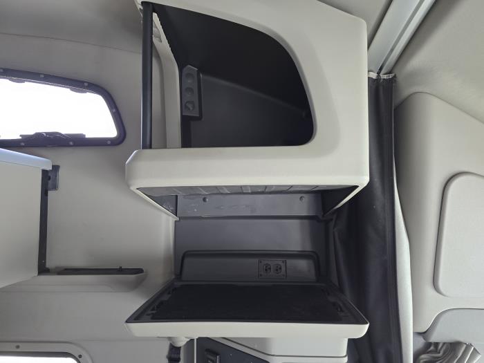 2021 Peterbilt 579-10