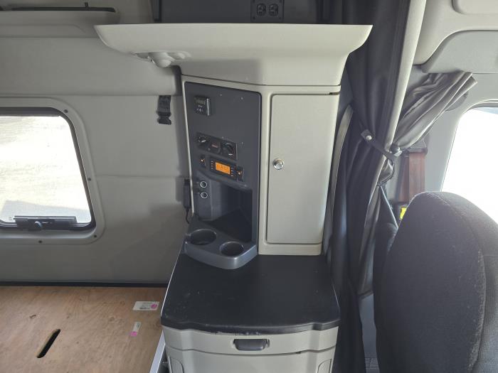 2021 Peterbilt 579-11