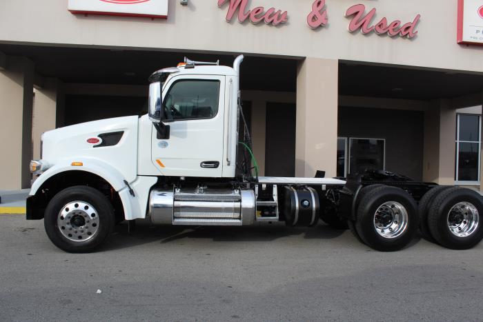 2020 Peterbilt 567-2