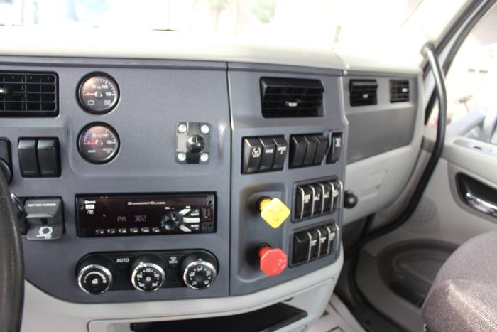 2020 Peterbilt 567-10